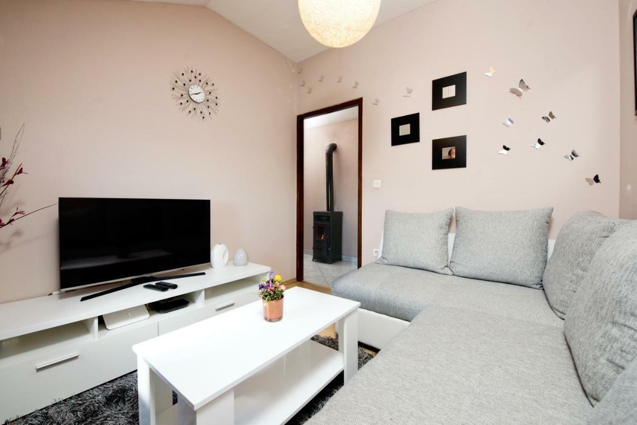 Lola Apartment Veprinac Zewnętrze zdjęcie