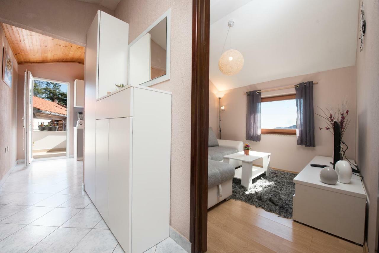 Lola Apartment Veprinac Zewnętrze zdjęcie