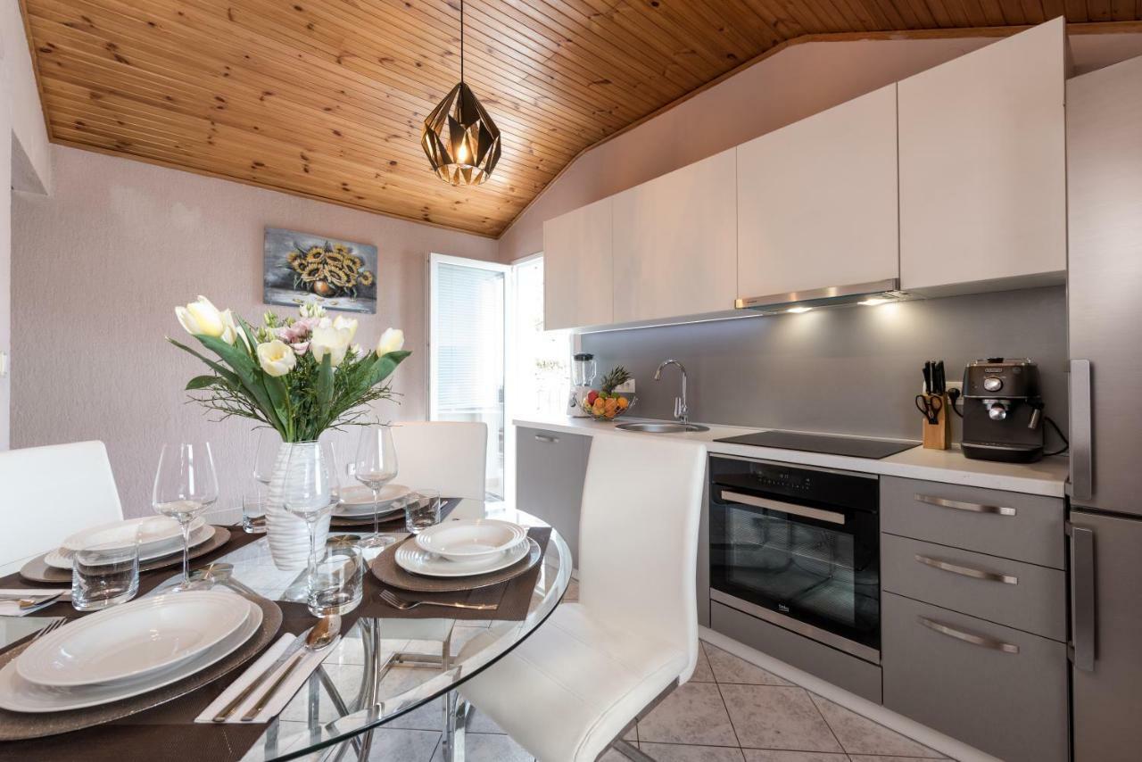 Lola Apartment Veprinac Zewnętrze zdjęcie