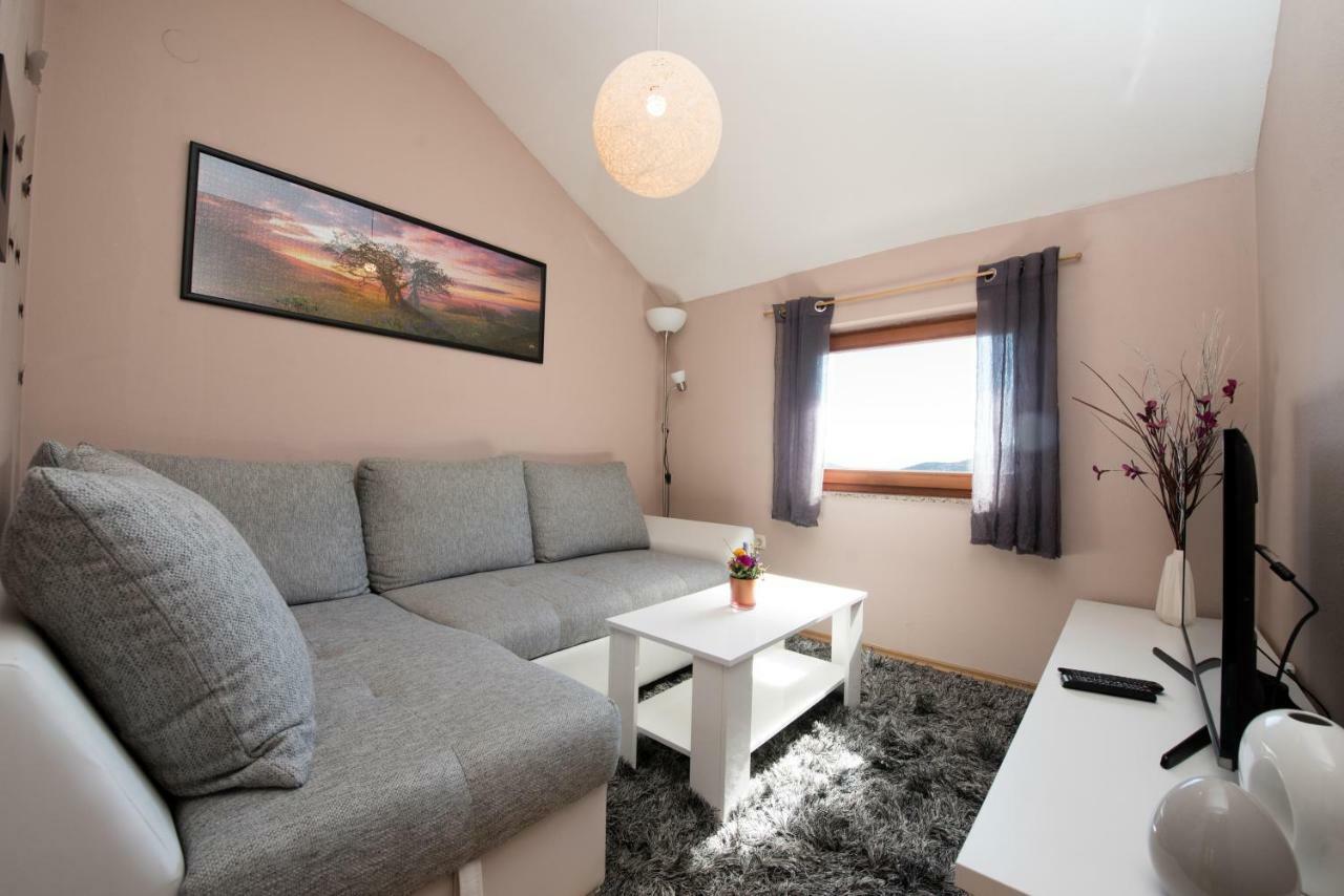 Lola Apartment Veprinac Zewnętrze zdjęcie